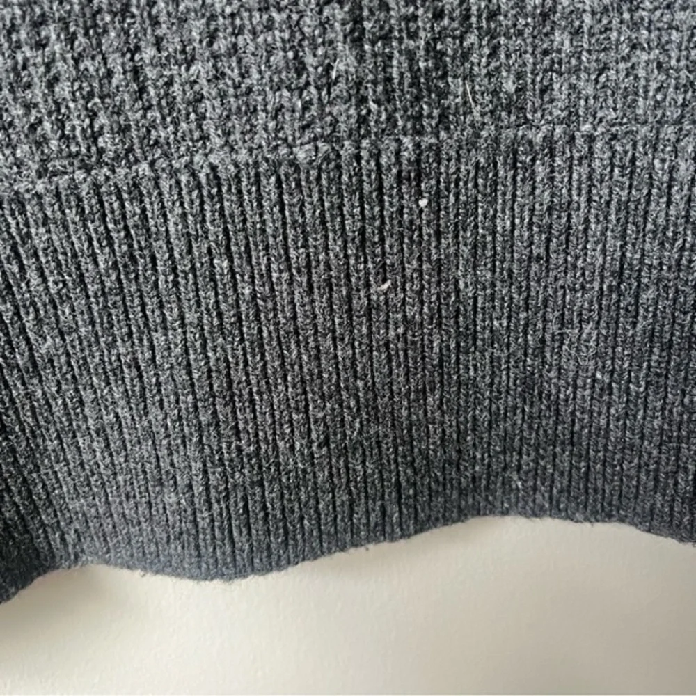 Banana Republic Button Charcoal Gray‎ Sweater